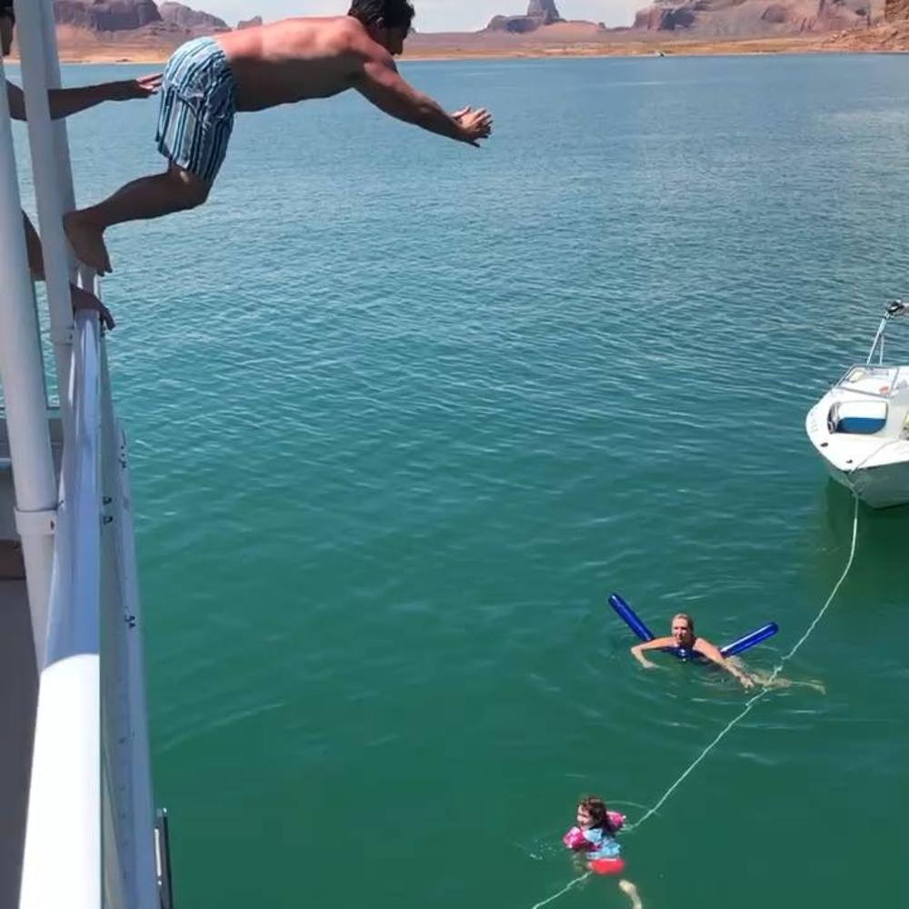 Meet your Posher, Larry